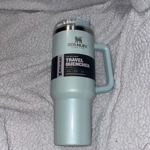 Stanley 40oz Travel Quencher